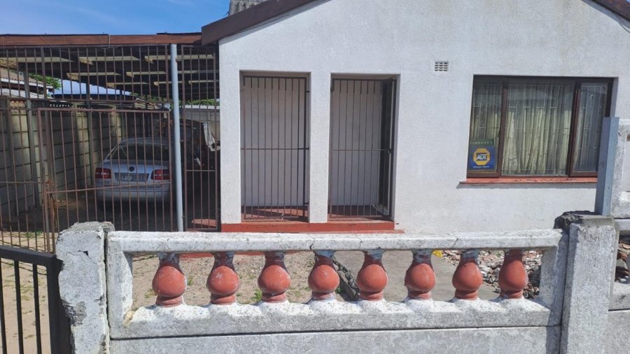  Bedroom Property for Sale in Bishop Lavis Western Cape